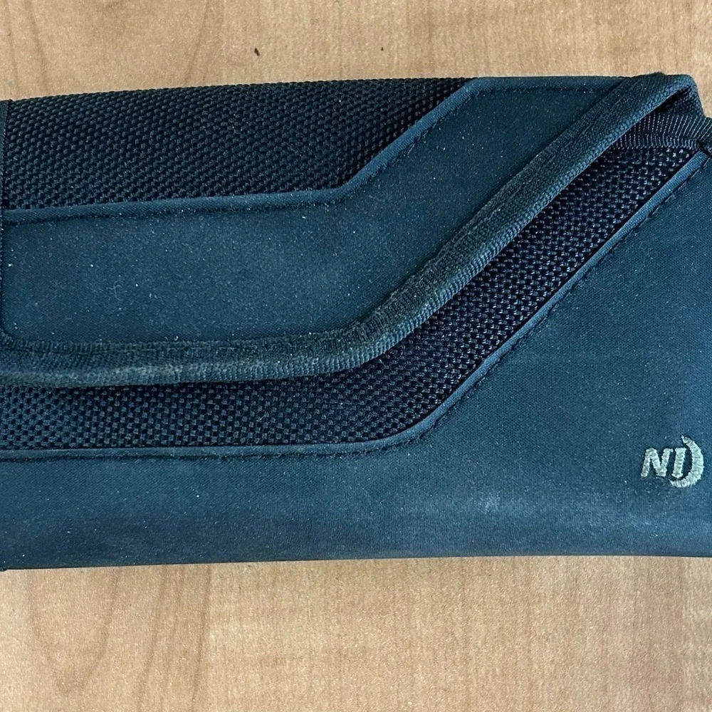 Nite ize brand Mobile phone case universal sideways belt holder new condition